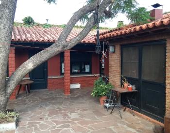 Excelente propiedad, chalet en 2 plantas